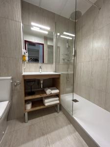 Hotels Logis Hotel De La Clape : photos des chambres