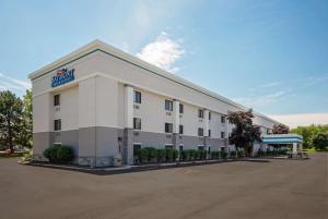 Baymont by Wyndham Detroit Airport/Romulus - 2hvězdičkové hotely ve městě Romulus