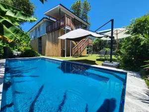 OXLEY Mineral Pool & Private Home suburbanSTAY - Darra