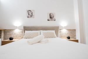 Zimmer mit Kingsize-Bett und Whirlpool