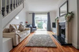 GuestReady - Coastal Charm near Sandymount Beach - Booterstown