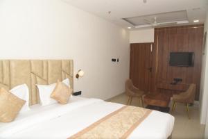 HOTEL LAWANG SIGNAGE