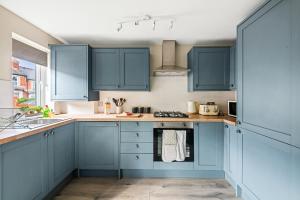 Reading City Centre - Free Parking - Business Stays - Relocators