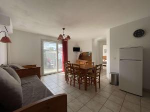 Appartements Appartement Vallon-Pont-d'Arc, 3 pieces, 6 personnes - FR-1-382-54 : photos des chambres