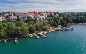 2 Bedroom Gorgeous Apartment In Pula 