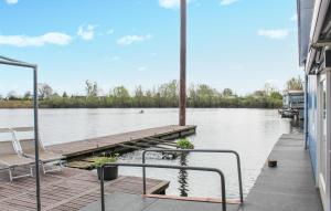 Awesome Ship In Lith With Kitchen