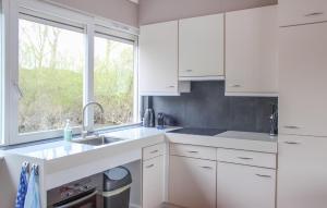 Awesome Ship In Lith With Kitchen