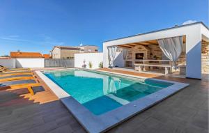 Amazing Home In Galizana