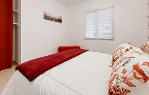 Maisons de vacances Nice Home In Linxe With Kitchen : photos des chambres