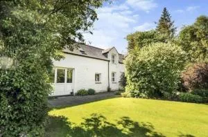 Pass the Keys Beautiful 4BR Cottage in Stunning Rural Location - Urr