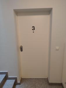 Elegant Spacious Room, Steps from Luxembourg Train Station