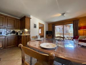 Appartement T3 au centre de Samoëns avec balcon, WIFI et parking - FR-1-624-23