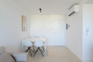 Versatile 2 bedroom apt near La Galeria