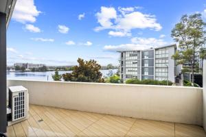 Sleek Urban Lifestyle Retreat in Heart of Rhodes