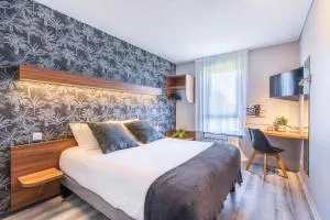 Logis Hotel Restaurant Le Sainte Mere - 滨海伊西尼