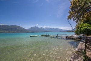 Lac dAnnecy Villa Pieds dans leau