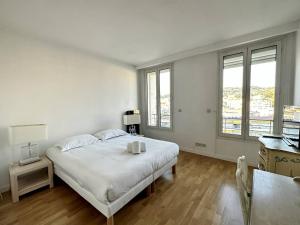 Cannes Croisette - Appartement 5 pièces face mer