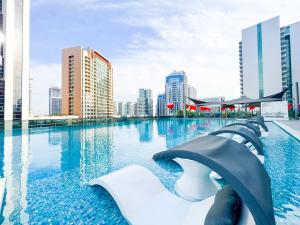MAG318, Modern Studio Apartment with Great Amenities and Canal View, 5min Walk to Dubai Mall