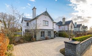 Spacious home to sleep 8 just a short stroll from Kenmare - 4-Sterne-Hotels in Kenmare