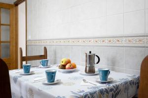 Aptº Jábega, Familias y Parejas