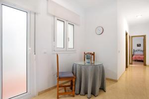 Aptº Jábega, Familias y Parejas