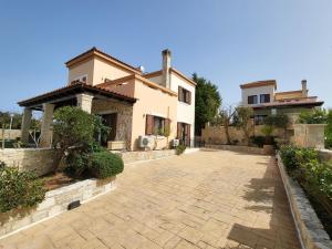 Agnanti Marina villa with private pool