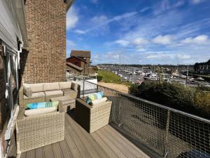 North Quay - Pet friendly Luxury Townhouse overlooking Bembridge Harbour