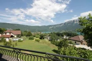 Beautiful villa on the slopes of Lake Aiguebelette! - Attignat-Oncin