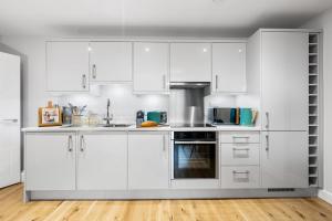 Luxury 1-Bedroom Stylish & Cosy Apartment, Central Southampton! Stylish abode Sleeps 4, Great Location! - by Blue Puffin Stays