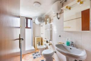 Country Chic Antico Casale - piscina idromassaggio lettini, solarium, cinema experience, wifi, parcheggio