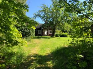 Genuine 100 year old countryside cottage