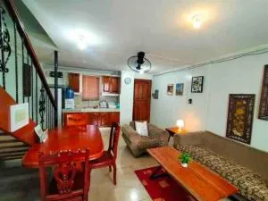 2-Bedroom/free parking/WiFi - Cainta