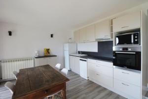 Comfortable garden level 2 minutes from the lake on foot!