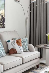 Frank Porter - 17 Icon Bay