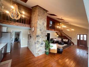 Signet Hill House - Lake Frontage