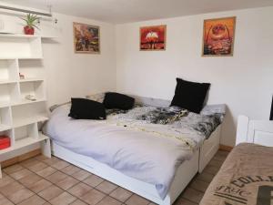 Appartements studio rez-de-chaussee jusqu'a 4 personnes : photos des chambres