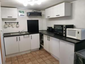 Appartements studio rez-de-chaussee jusqu'a 4 personnes : Appartement 1 Chambre