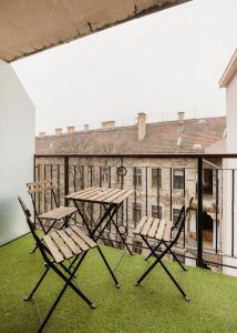 Stylish Suite with Balcony in Central Budapest