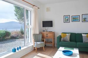 Seanacnoc Cottage overlooking Kenmare Bay