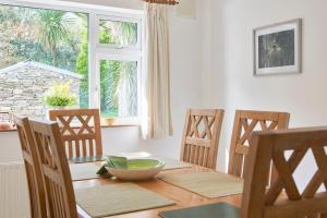 Seanacnoc Cottage overlooking Kenmare Bay