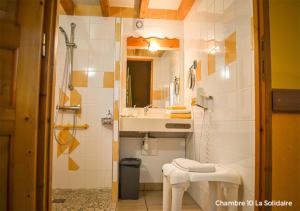 Hotels Hotel La Garenne : photos des chambres