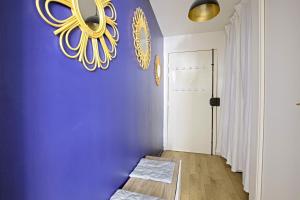 Balcony studio near Buttes Chaumont