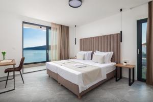 NEW! Villa Brilliance heated pool 50 m2, sea view