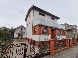 Letni guesthouse - 比亚维布尔