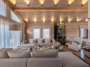 Chalet de luxe avec jacuzzi et parking à Courchevel pour 10 pers. - FR-1-563-141