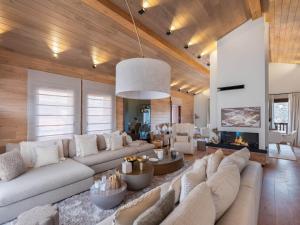 Chalet de luxe avec jacuzzi et parking à Courchevel pour 10 pers. - FR-1-563-141
