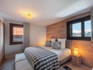 Chalet de luxe avec jacuzzi et parking à Courchevel pour 10 pers. - FR-1-563-141