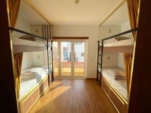 Bed in 6-Bed Mixed Dormitory Room room in 33 Hostel