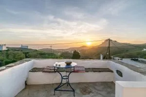 Tinos Sunset Villa - Tzádhos