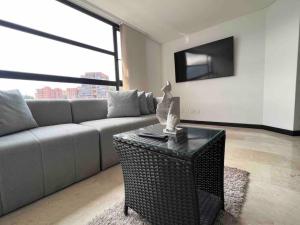 602, Modern apartment in heart of El Poblado + View!